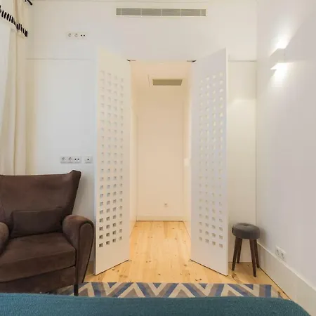 Charming 2 Bedroom In Baixa Chiado * 리스본